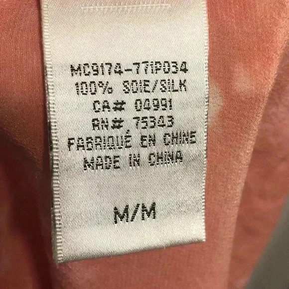 Sleeveless back split blouse - Picture 7 of 7